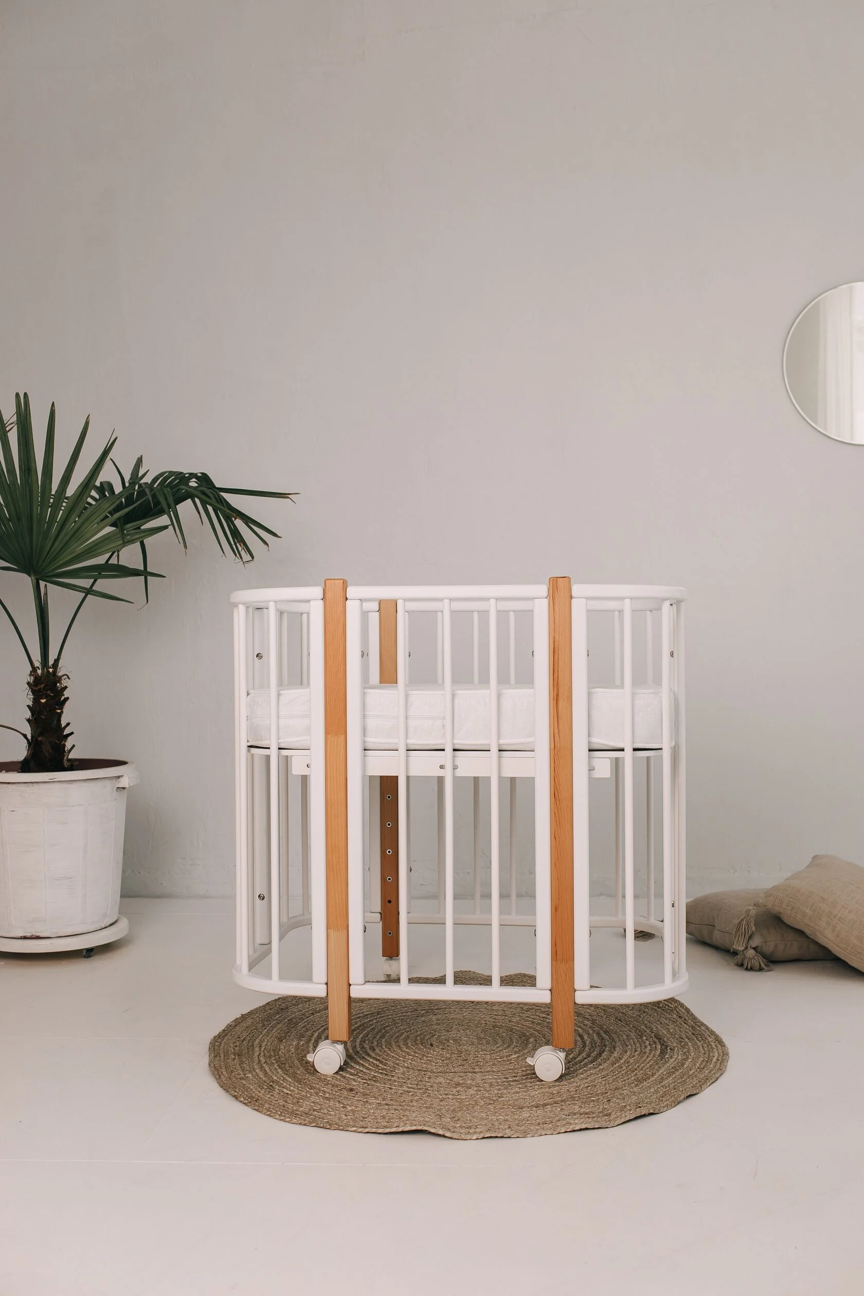 89231578 Кроватка КАРАМЕЛЬ с комплектом матрасов и маятником 8