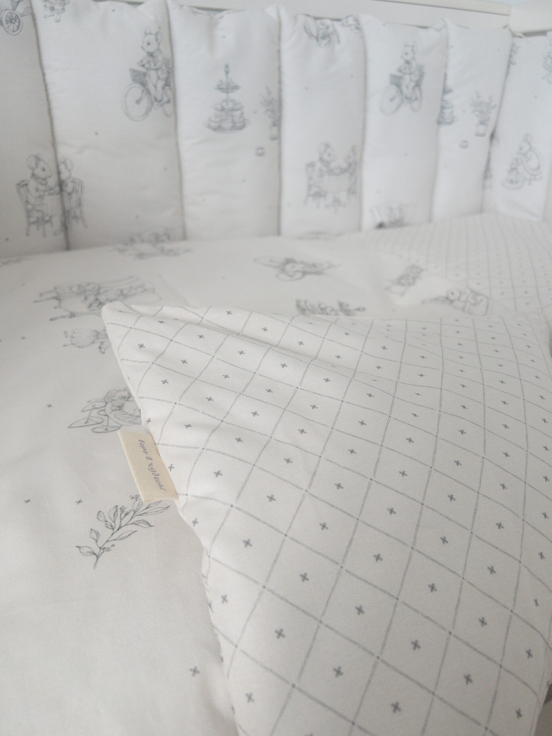 IMG_5851 КПБ 6 предметов для прямоугольной кроватки Lappetti "Мышкины каникулы" 3