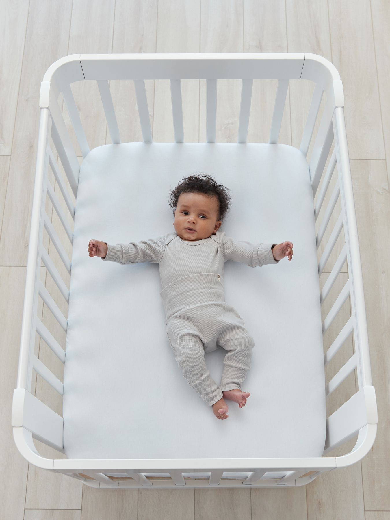 Простыня на резинке Happy Baby 100х70 см white 3