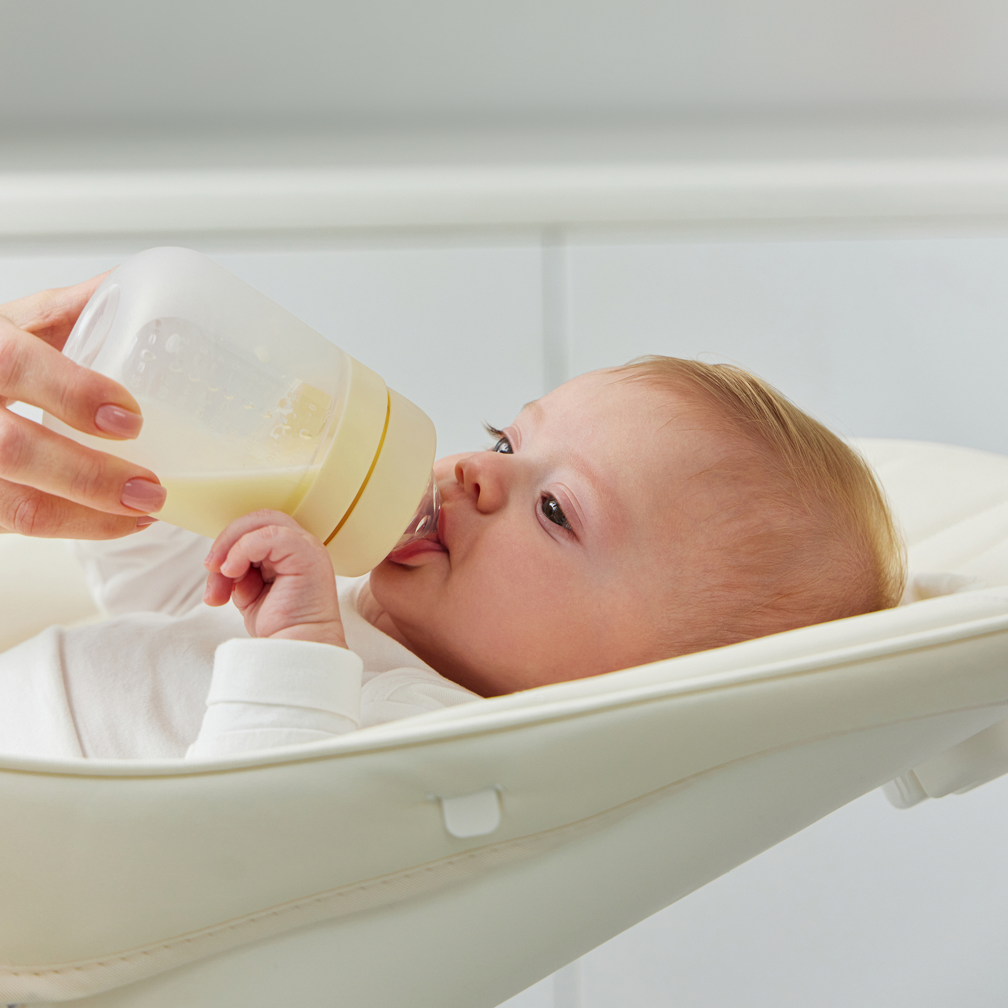 zbg5t11bpqvzx26hjumrbb9eyjs4l3yc Бутылочка Happy Baby силиконовая с крышкой и 2 силиконовыми сосками, 270 мл 2