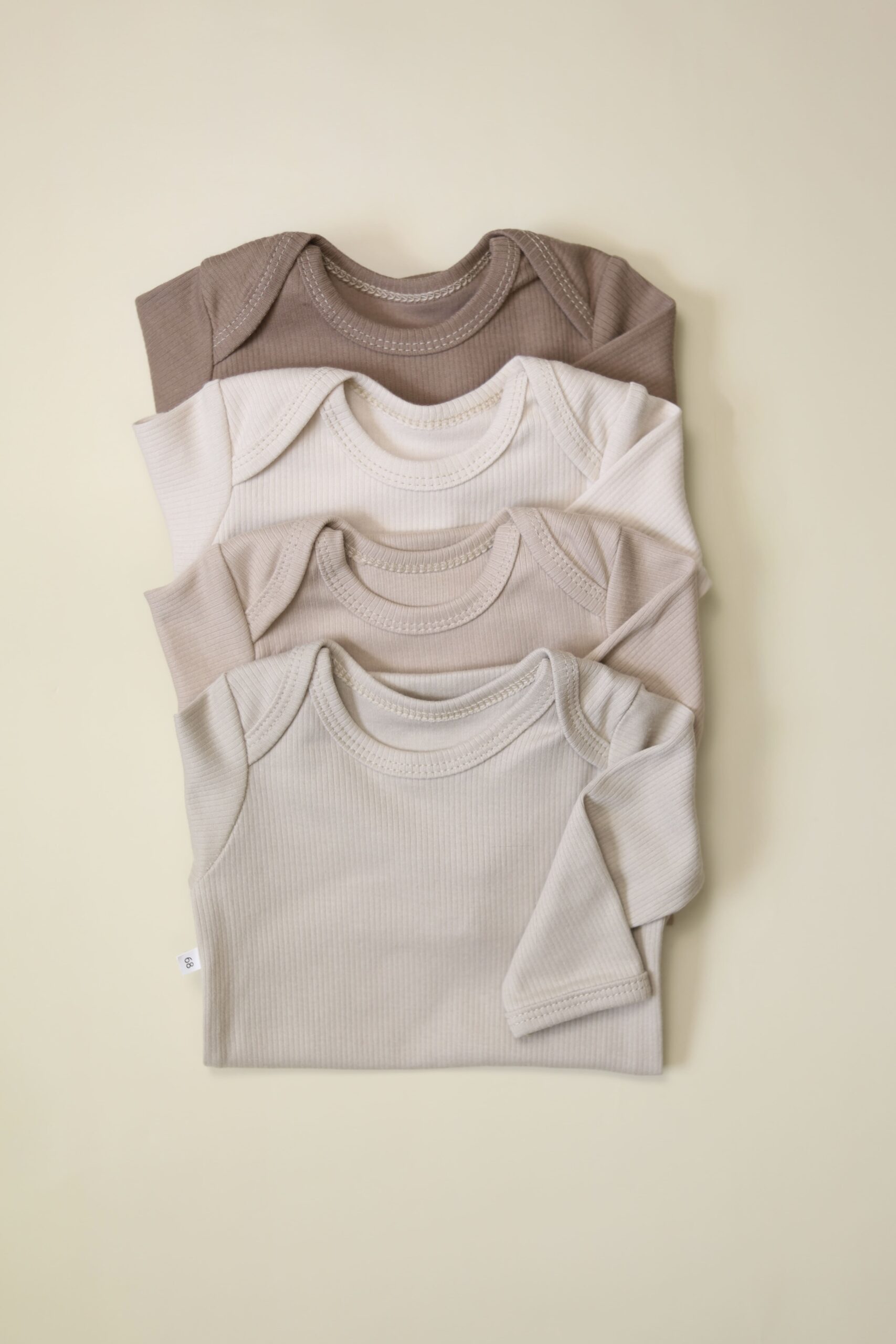 Bodi MATUSHKIN gorlovina «konvert», dlinnyj rukav, interlok-lapsha Боди MATUSHKIN на запах, длинный рукав, швы наружу, интерлок-лапша