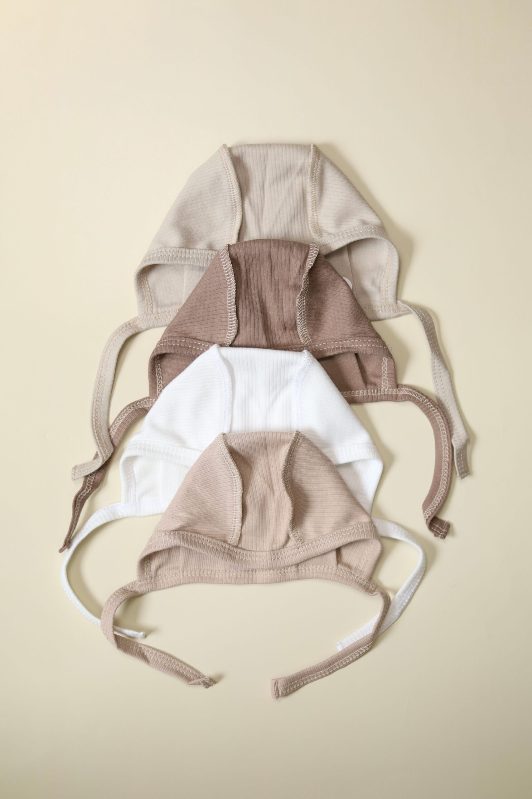 Чепчик MATUSHKIN на завязках, швы наружу,интерлок-лапша 1 Чепчик MATUSHKIN на завязках