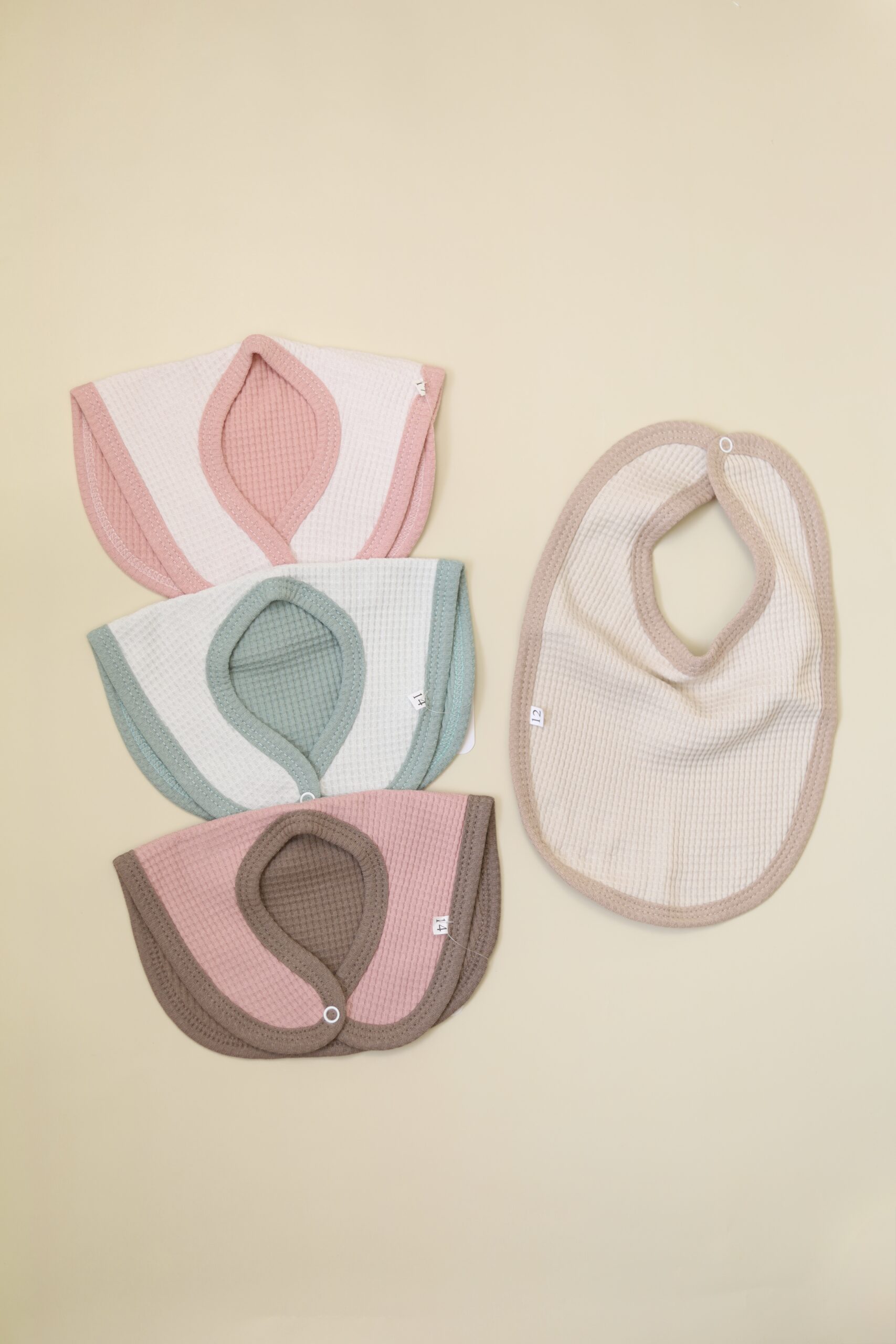 слюнявчик вафля Слюнявчик MATUSHKIN, интерлок-вафля 1