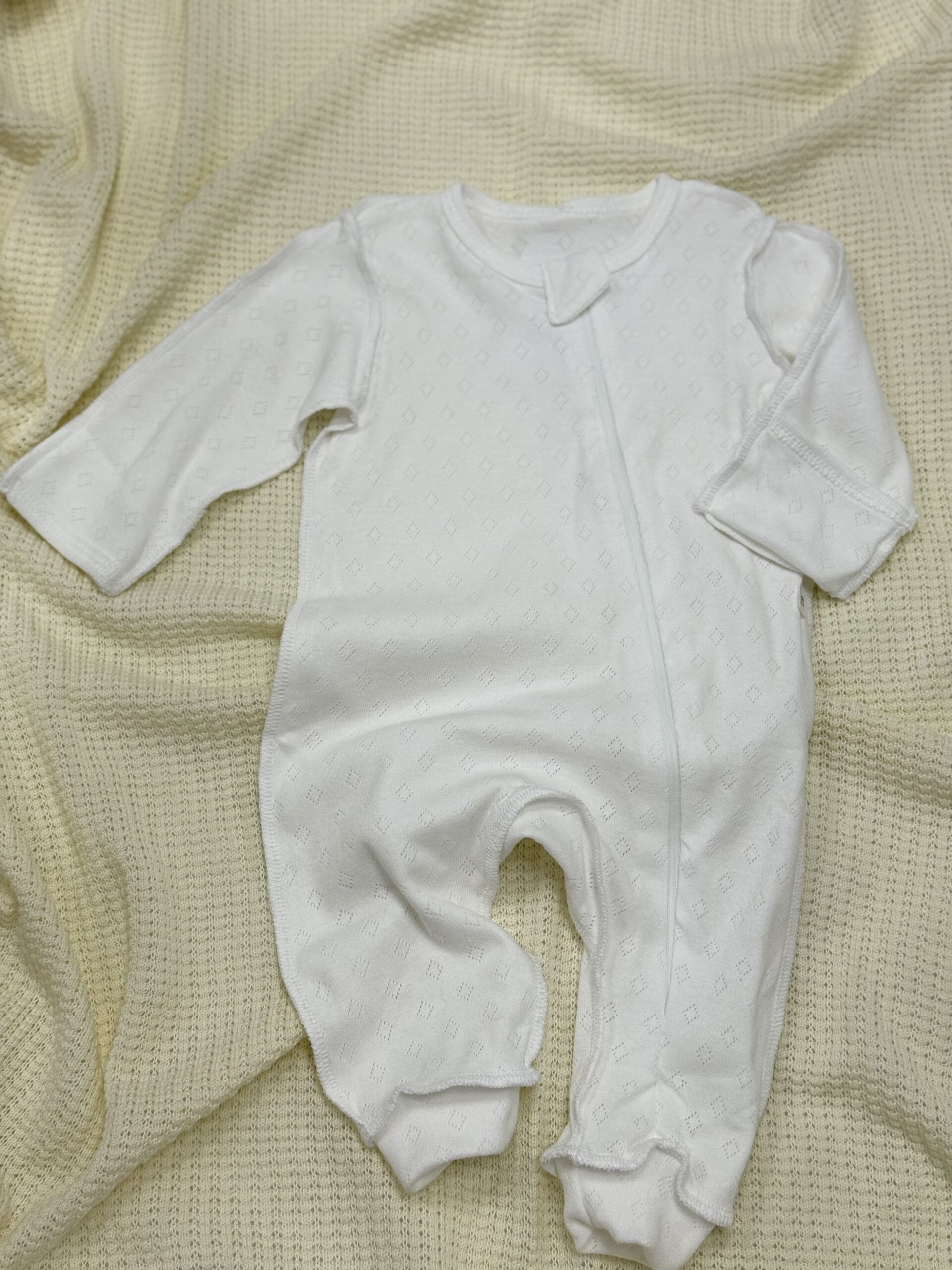 Комбинезон MATUSHKIN на молнии,открытые ножки, швы наружу, трансферная рибана 1 Комбинезон MATUSHKIN на молнии,открытые ножки, швы наружу, трансферная рибана