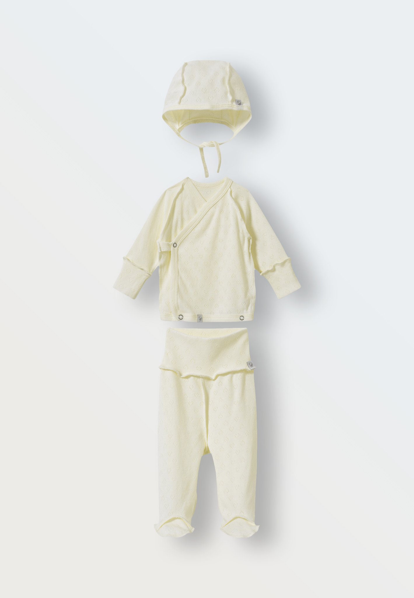 Комплект из ажура Toucankids 3 предмета (распашонка-ползунки-чепчик) 2 Комплект из ажура Toucankids 3 предмета (распашонка-ползунки-чепчик) 1