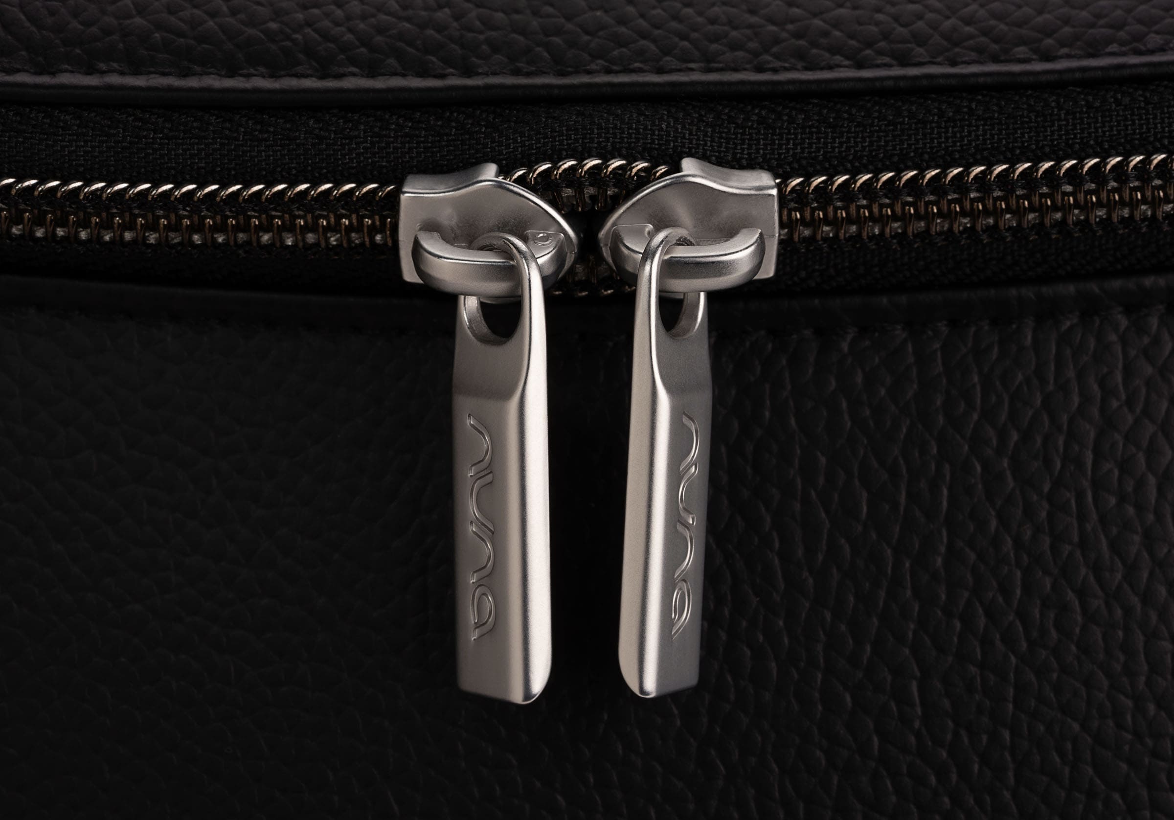 Cумка Nuna ESSENTIAL BMW