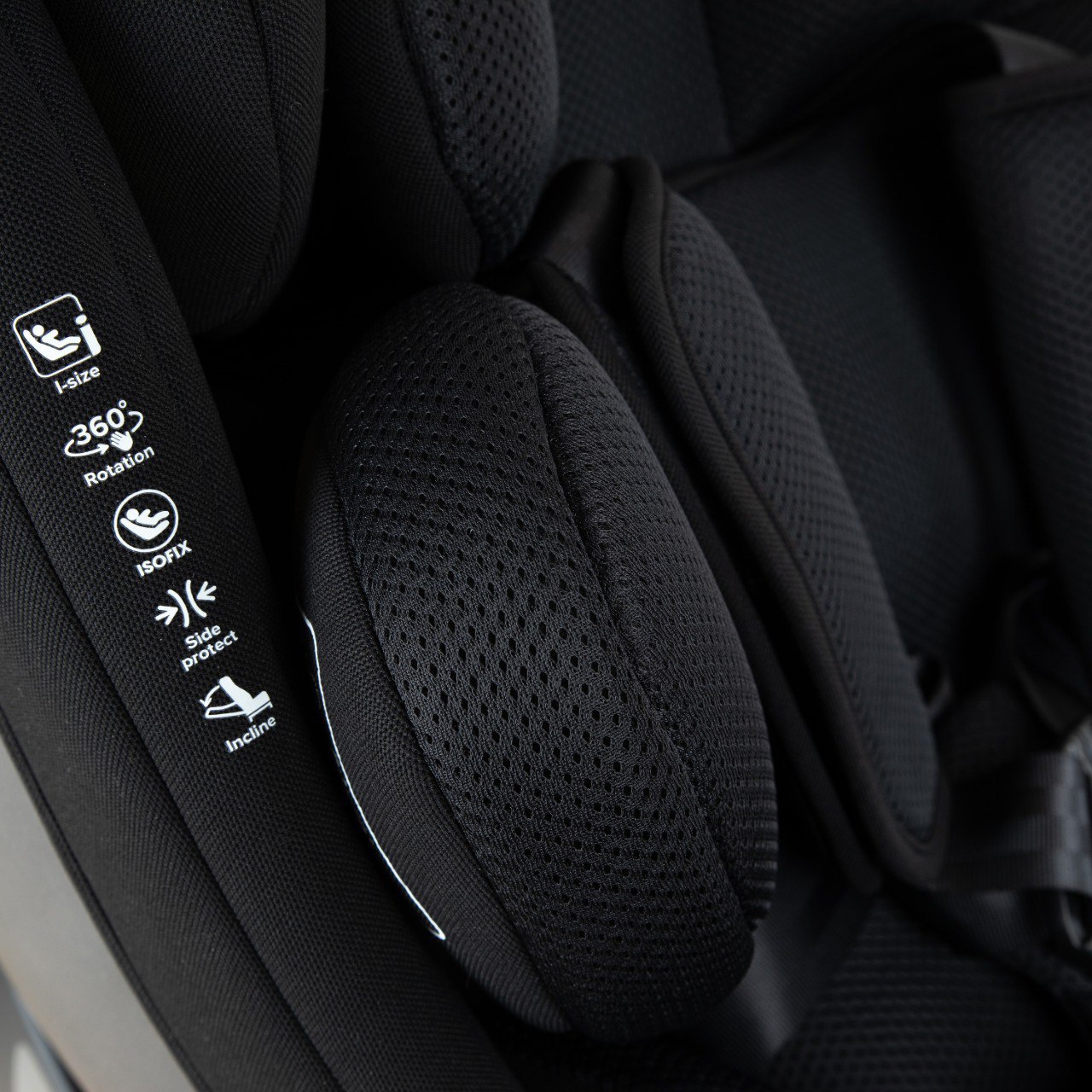 Автокресло группы 0/1/2/3 Pituso Roys Lux i-Size