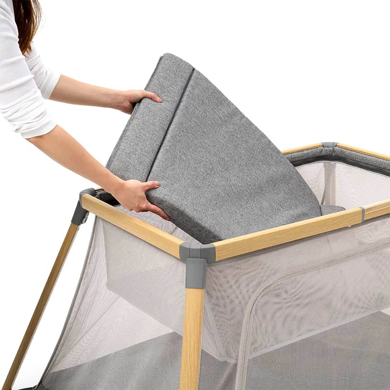 Манеж-кровать Tutti Bambini CoZee Go 2 Манеж-кровать Tutti Bambini CoZee Go